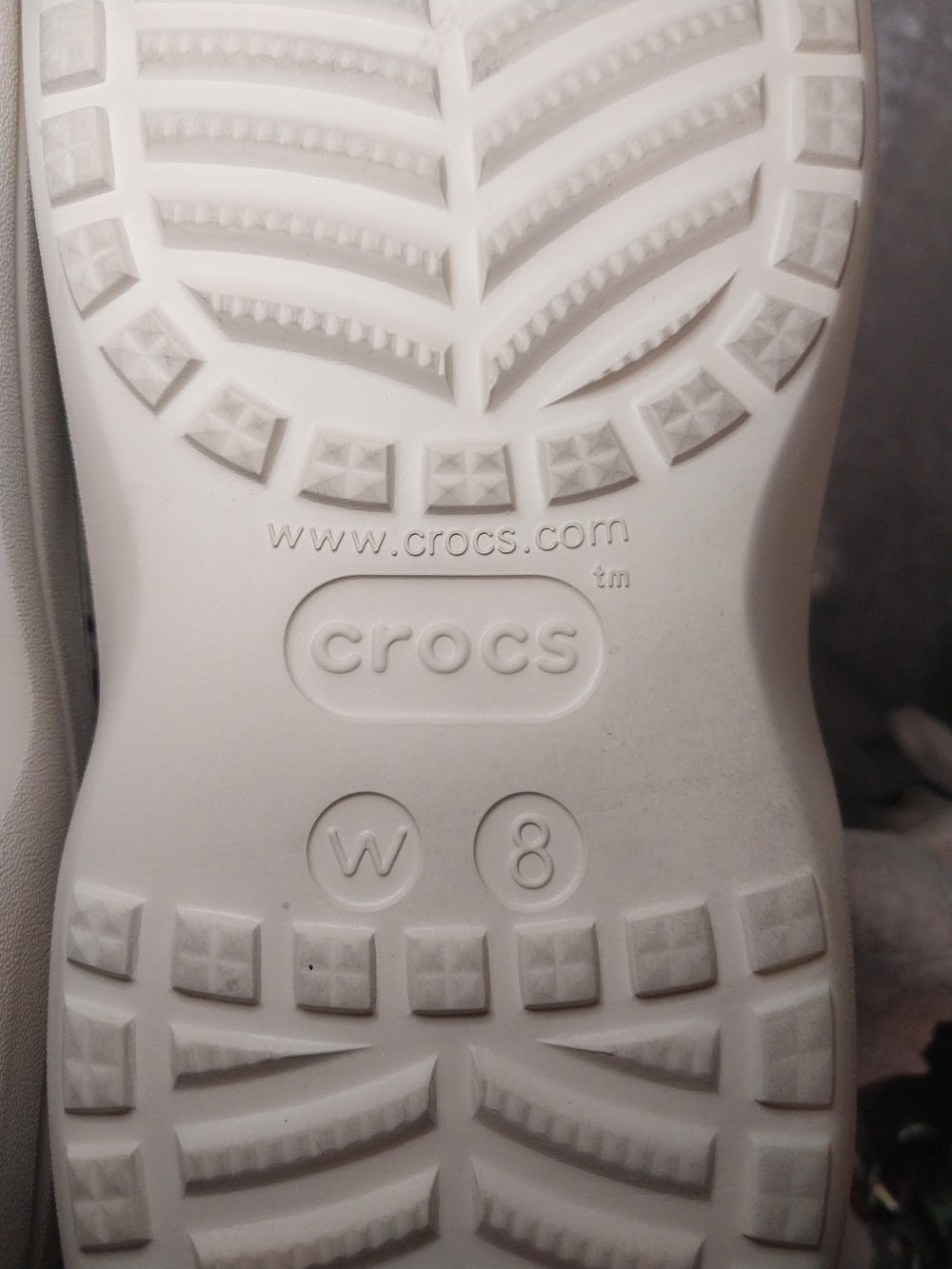 CROCS Woman's Clog in Black and Cream Leopard Print Womans 8 - Picture 6 of 7